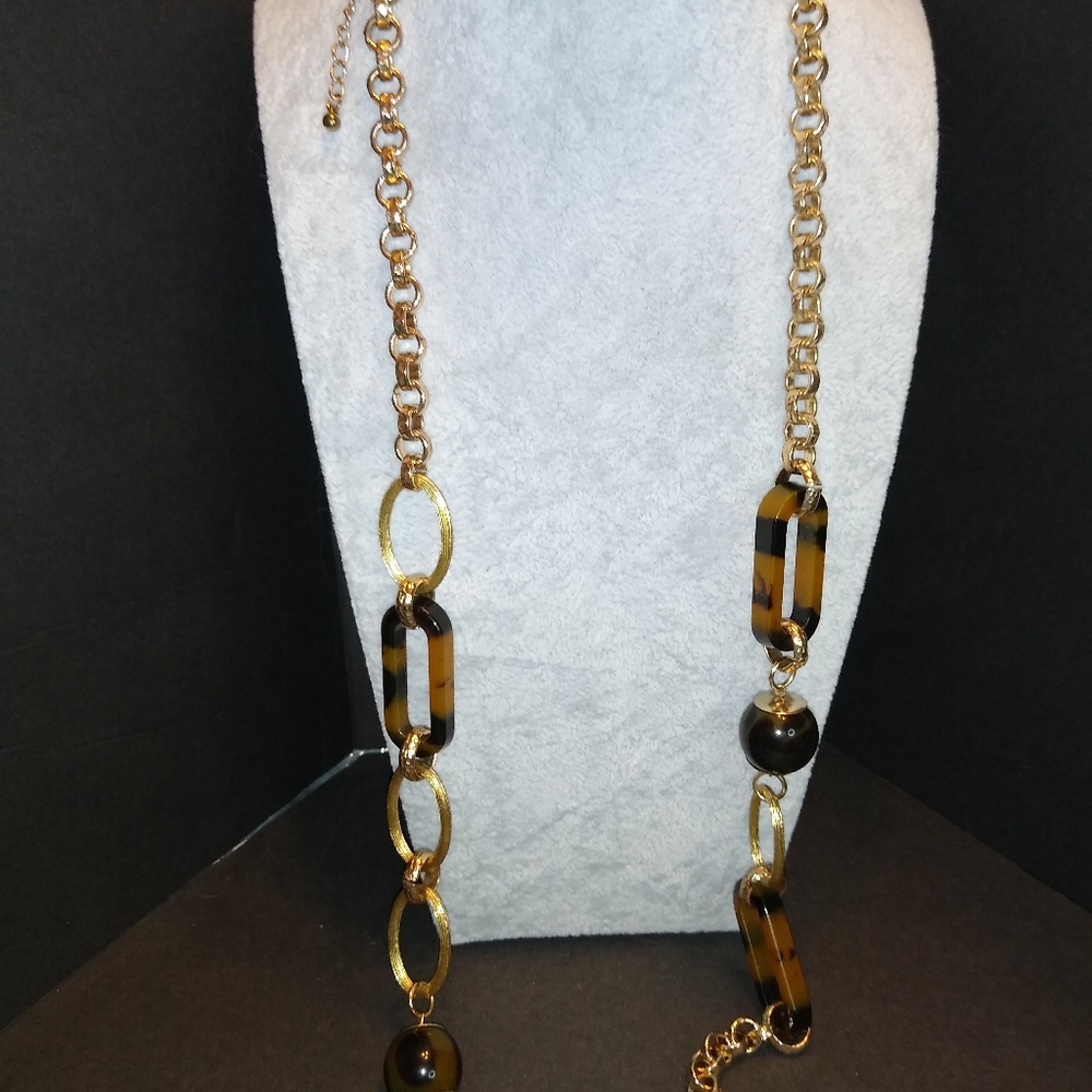 Beautiful Tortoise Shell Necklace - Picture 3 of 4